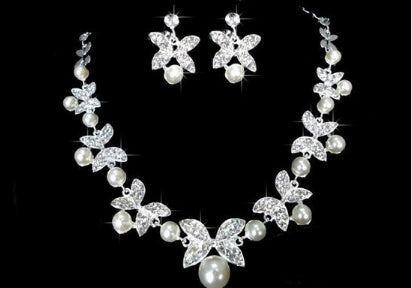 Ethereal Butterfly Bridal Jewelry Set – Pearl Chain Elegance | 3-Piece Brida