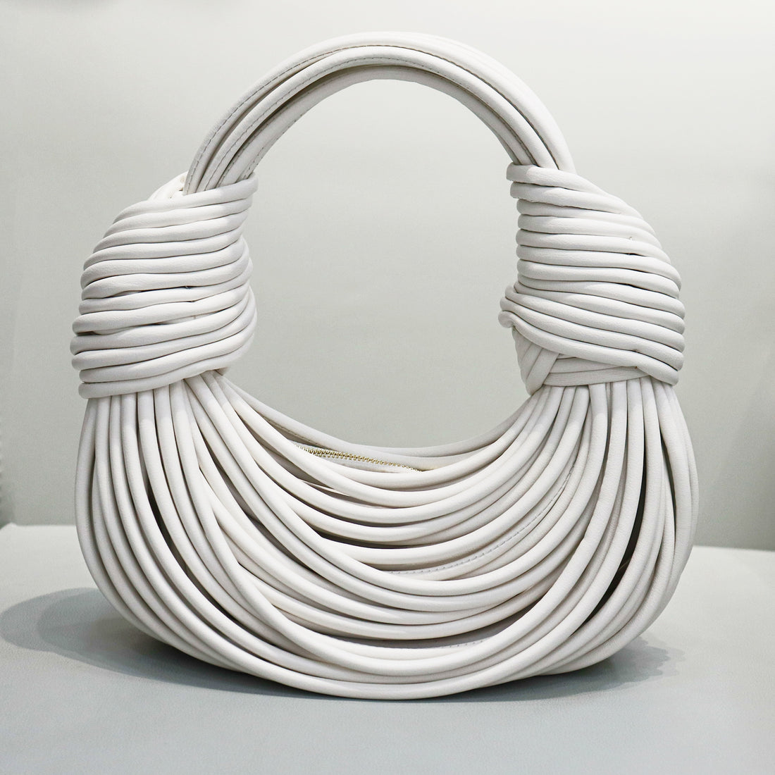 Ladies Fashion New Handbag Pure Hand Woven Black