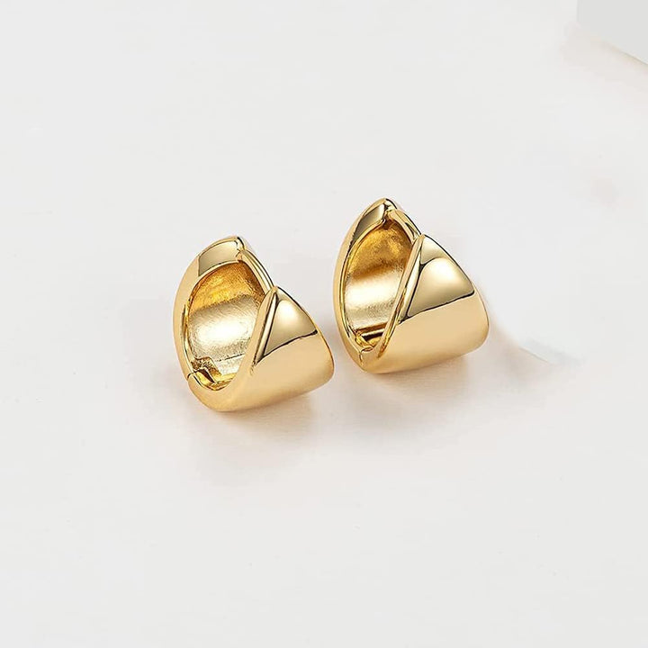 Small Chunky Hoop Earrings Thick 14K Gold Plated Huggie Earrings Dainty Cartilage Sleeper Earrings Tiny Hoop Earrings for Women