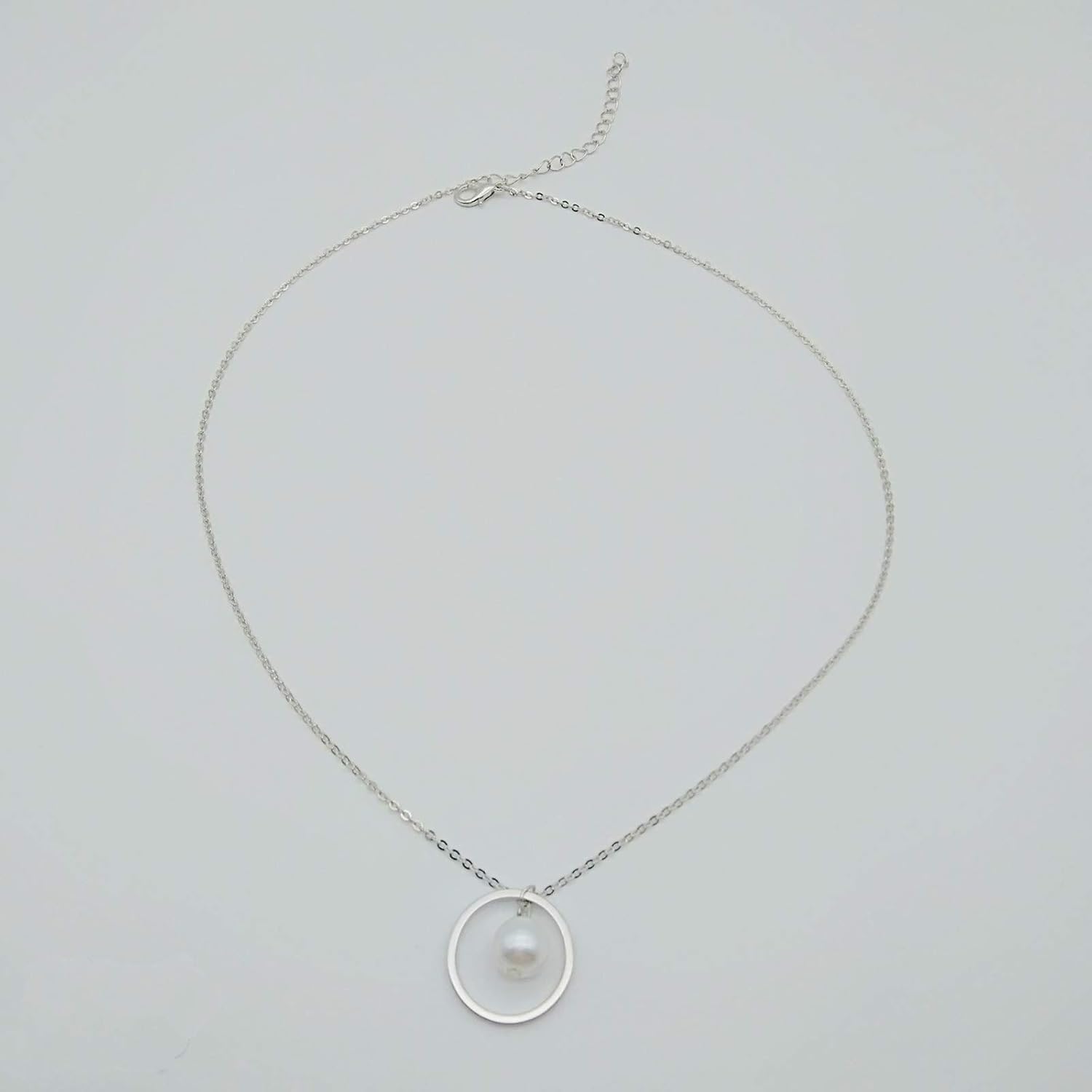 Fashion Pearl Necklace Chain Simple Hollow Ring Pearl Pendant Necklace Jewelry Accessories for Women and Girls