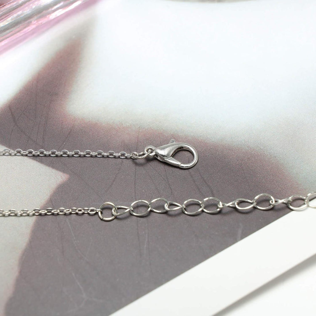 Fashion Pearl Necklace Chain Simple Hollow Ring Pearl Pendant Necklace Jewelry Accessories for Women and Girls
