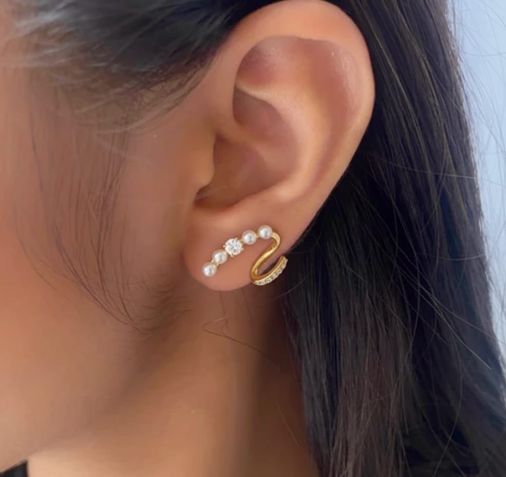 Elegant Pearl Swirl Earrings